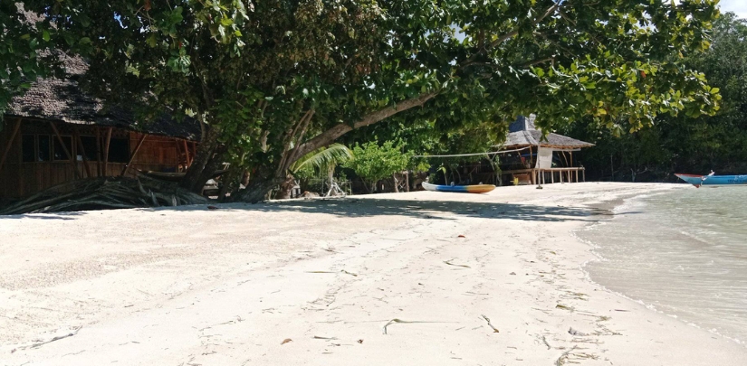 White Sand Beach